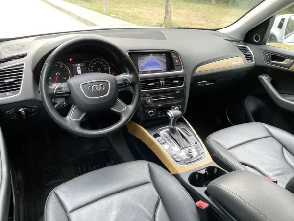 Tirane, shes Audi q5 Benzin, e bardhë automatik Klima