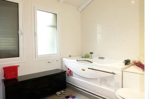 Tirane, shitet Vile 3 Katshe Kati 0, 340 m² 590.000 € 