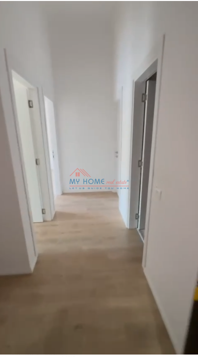 Tirane, jepet me qera zyre Kati 1, 117 m² 1.000 € (Rruga e Dibres)