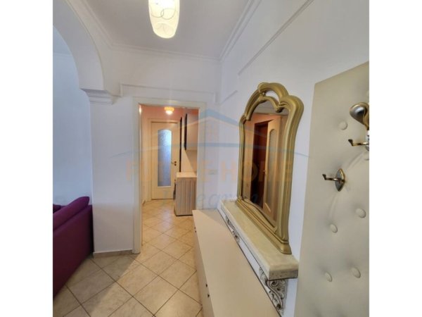 Tirane, jepet me qera apartament 2+1 Kati 8, 87 m² 600 € (Rruga e Kavajës)