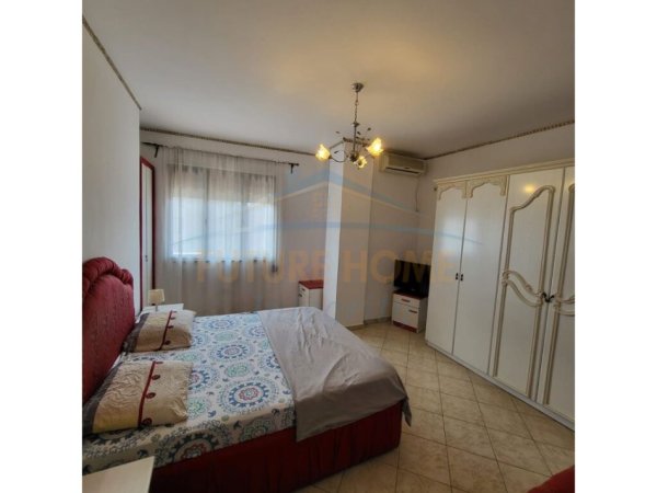 Tirane, jepet me qera apartament 2+1 Kati 8, 87 m² 600 € (Rruga e Kavajës)