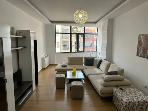 Tirane, jepet me qera apartament 2+1 Kati 7, 85 m² 500 € (Rruga Teodor Keko)