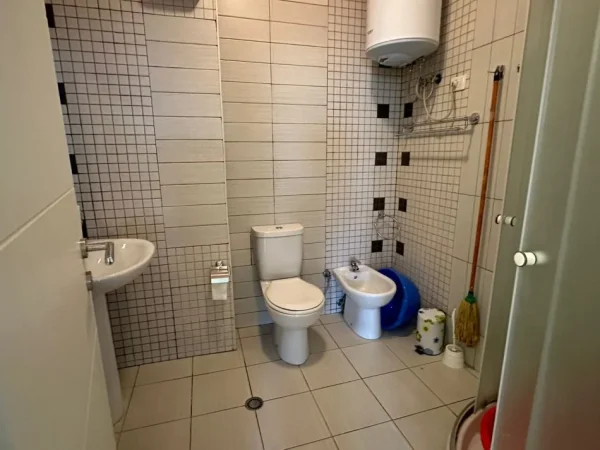 Tirane, jepet me qera apartament 2+1 Kati 7, 85 m² 500 € (Rruga Teodor Keko)