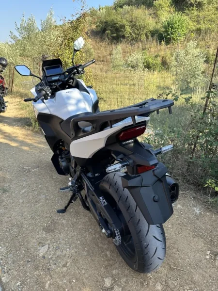Tirane, shitet Tourer Honda Nt 1100, viti 2023, 7,000 Km, e bardhë, 18.001 €, Blere me zero Km tek Honda