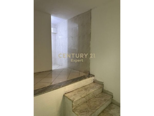Tirane, jepet me qera ambjent biznesi , 35 m² 450 € (Rruga e Bogdaneve)
