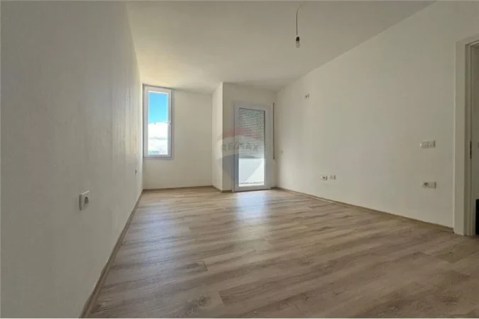 Tirane, jepet me qera apartament 2+1 Kati 2, 82 m² 390 € (Apartament për qira)