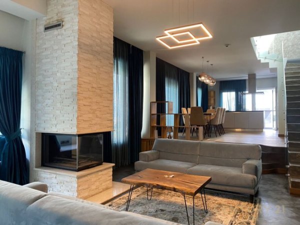 Tirane, jepet me qera Vile 3+1+Aneks+Ballkon Kati 0, 220 m² 2.700 € (KODRA E DIELLIT)