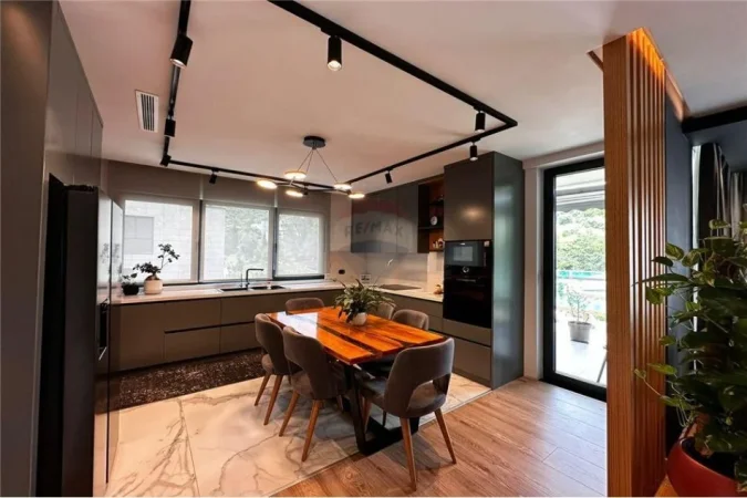 Tirane, shitet apartament 2+1+Ballkon Kati 6, 146 m² 460.000 € (Rruga Bilal Sino - Kopshti Zoologjik, Shqipëri)