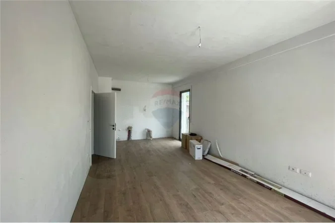 Tirane, shitet apartament 1+1+Ballkon Kati 3, 91 m² 127.000 € (Rruga Sadik Petrela - Rruga Sadik Petrela - Porcelan - Xhamlliku, Albania)