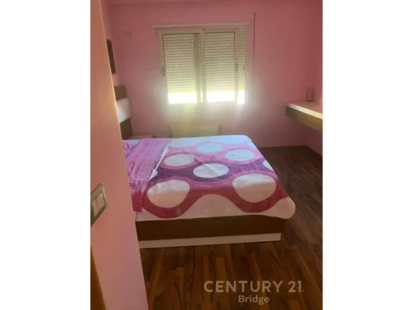 Tirane, jepet me qera apartament 2+1 , 95 m² 500 € 