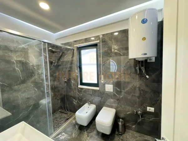 Tirane, shitet apartament 3+1 Kati 7, 146 m² 247.000 € (UNAZA E RE)