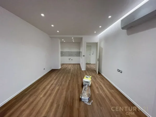Tirane, jepet me qera apartament 1+1 Kati 4, 74 m² 450 € 