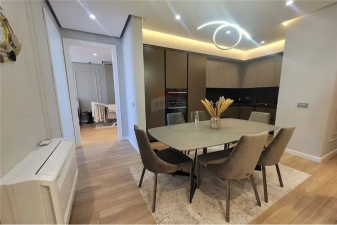Tirane, shitet apartament 2+1 , 125 m² 290.000 € (Rruga Karl Gega - Treni - Bulevardi i Ri)