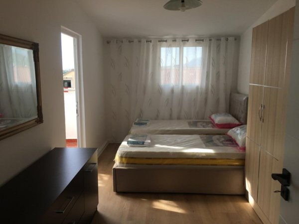 Tirane, jepet me qera apartament 2+1+Ballkon Kati 4, 105 m² 450 € (RRUGA E DIBRES)