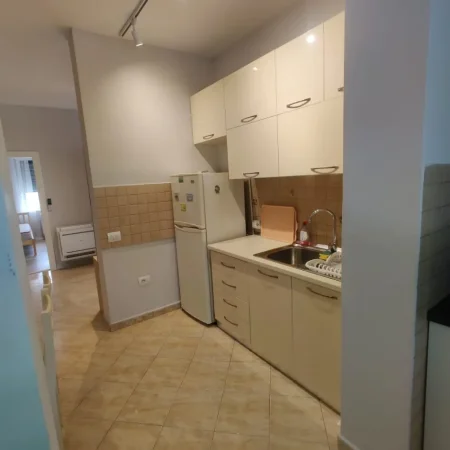 Tirane, jepet me qera apartament 2+1+Ballkon Kati 2, 73 m² 550 € (VASIL SHANTO)