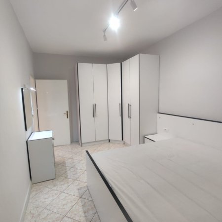 Tirane, jepet me qera apartament 2+1+Ballkon Kati 2, 73 m² 550 € (VASIL SHANTO)