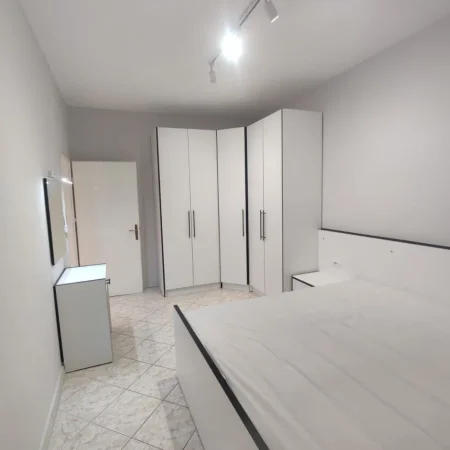 Tirane, jepet me qera apartament 2+1+Ballkon Kati 2, 73 m² 550 € (VASIL SHANTO)