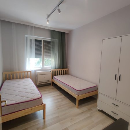 Tirane, jepet me qera apartament 2+1+Ballkon Kati 2, 73 m² 550 € (VASIL SHANTO)