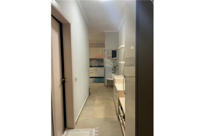 Tirane, jepet me qera apartament 2+1 Kati 3, 110 m² 900 € (Liqeni i Thatë)