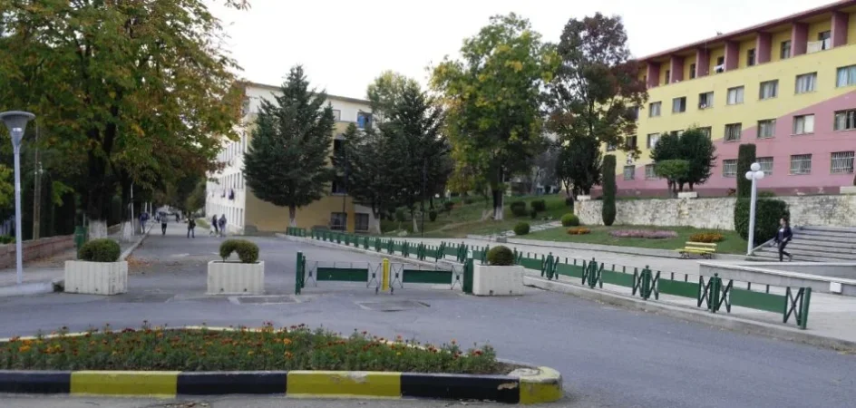 Tirane, jepet me qera apartament 2+1 , 87 m² 390 € (Qytet Studenti)