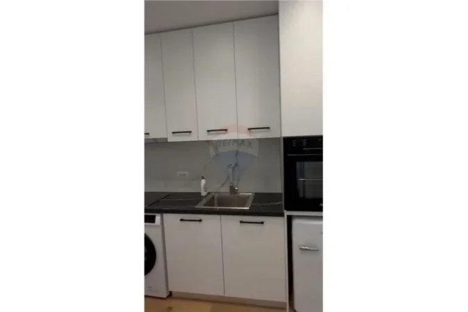 Tirane, shitet apartament 1+1 Kati 2, 49 m² (SHITET GARSIONERE TEK SHALLVARET)