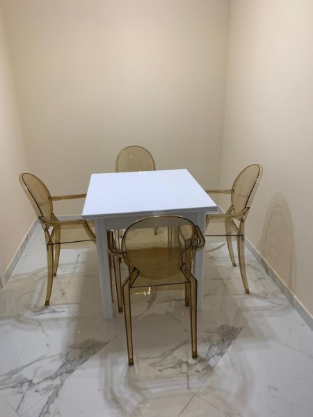 Tirane, jepet me qera apartament 1+1+Ballkon Kati 3, 65 m² 500 € (21 dhjetori , prane hotel mondial)