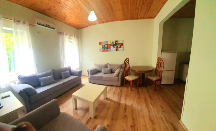 Tirane, jepet me qera shtepi 2 Katshe Kati 0, 120 m² 1.500 € (Prane Pazarit te Ri)