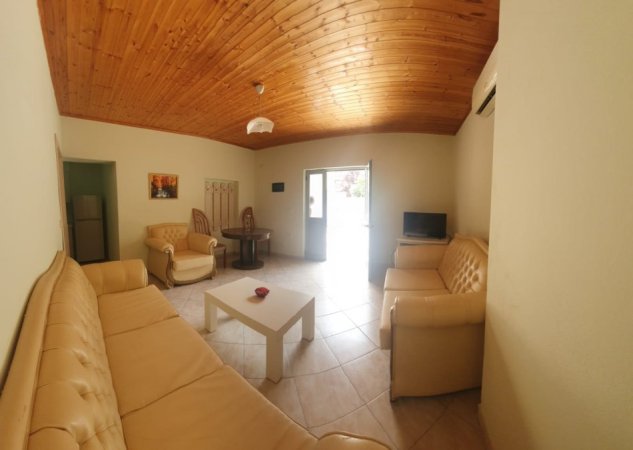 Tirane, jepet me qera shtepi 2 Katshe Kati 0, 120 m² 1.500 € (Prane Pazarit te Ri)