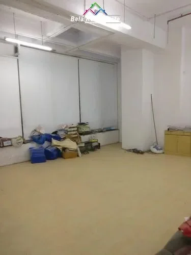 Tirane, jepet me qera dyqan Kati 0, 60 m² 350 € (MATERNITETI I RI)