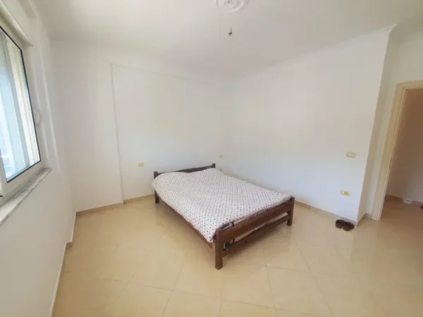 Tirane, jepet me qera apartament 2+1+Ballkon Kati 3, 98 m² 300 € (Rruga Ramazan Gaxheri)