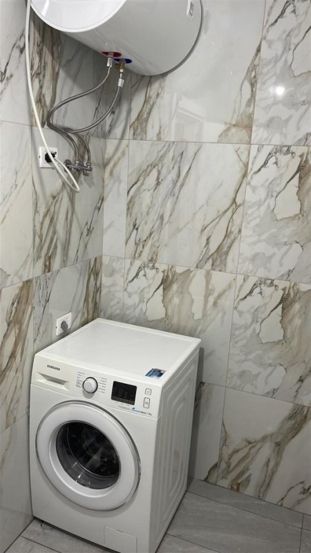Tirane, jepet me qera apartament 1+1+Ballkon Kati 1, 60 m² 350 € (shkozze)