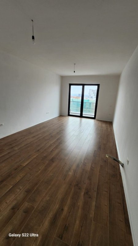 Tirane, jepet me qera apartament 1+1+Ballkon Kati 6, 98 m² 550 € (rruga e dibres , farmacia 10)