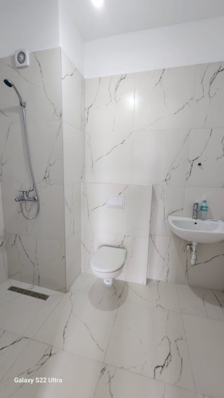 Tirane, jepet me qera apartament 1+1+Ballkon Kati 6, 98 m² 550 € (rruga e dibres , farmacia 10)