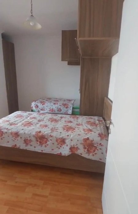Tirane, jepet me qera apartament 2+1 Kati 5, 85 m² 700 € (Prokuroria e Tiranes)