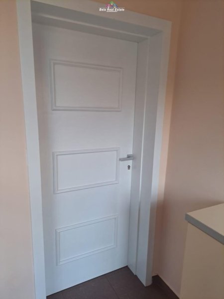 Tirane, jepet me qera Vile 2+1 Kati 2, 130 m² 800 € (pazari i ri)