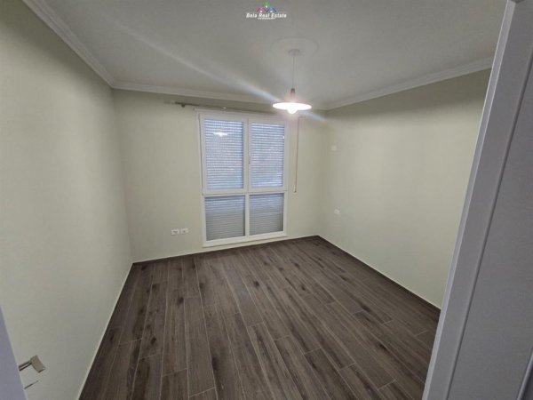 Tirane, jepet me qera apartament 2+1+Ballkon Kati 5, 93 m² 400 € (selite)