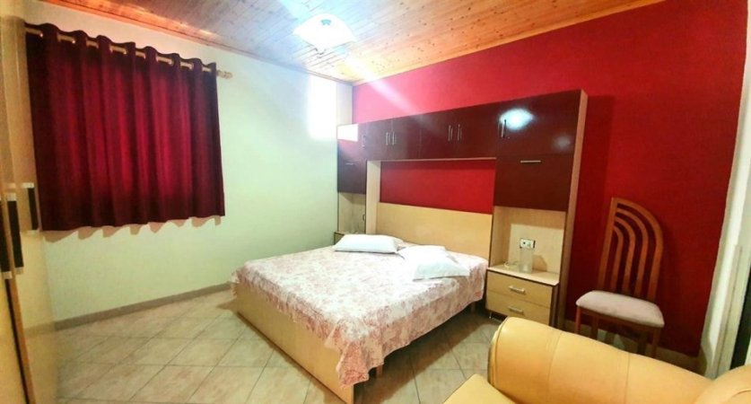 Tirane, shitet apartament 1+1+Aneks+Ballkon Kati 2, 
