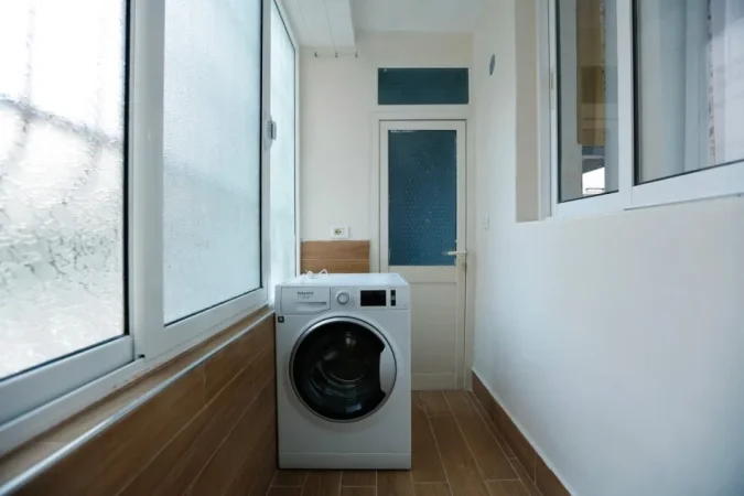 Tirane, jepet me qera apartament 1+1+Ballkon Kati 1, 70 m² 500 € (Rruga margarita tutulani)