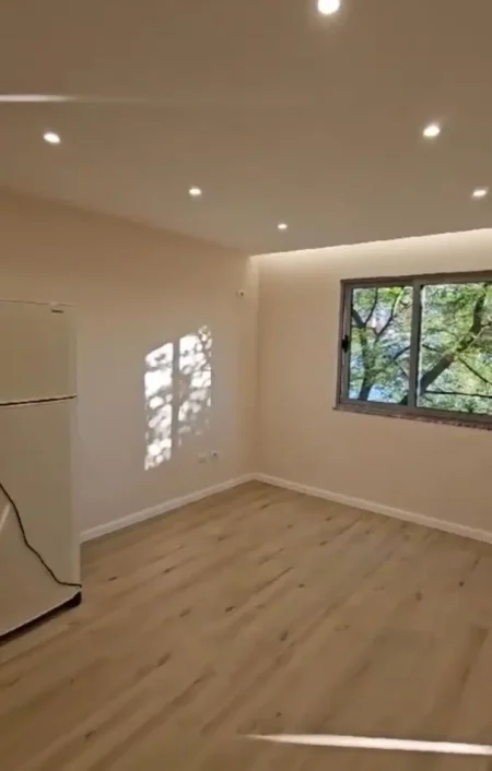 Tirane, jepet me qera apartament 2+1 Kati 3, 78 m² 600 € (Xhamllik)