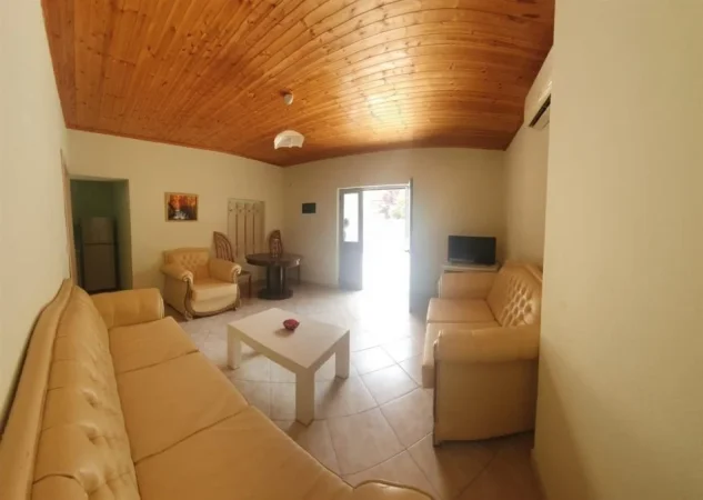 Tirane, jepet me qera apartament 2+1 Kati 1, 105 m² 1.500 € (Pazari i ri)