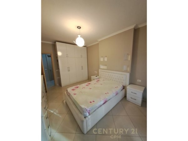 Tirane, jepet me qera apartament 1+1 Kati 2, 77 m² 400 € (astir)