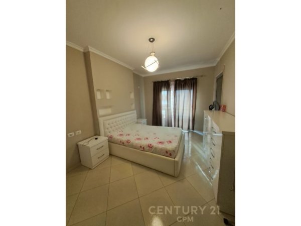 Tirane, jepet me qera apartament 1+1 Kati 2, 77 m² 400 € (astir)