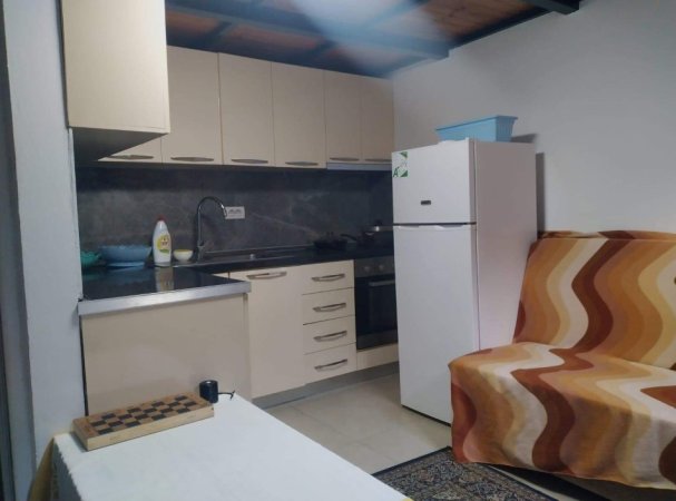 Tirane, jap me qera apartament duplex 1+1 Kati 1, 35 m² 350 € (Don bosko)