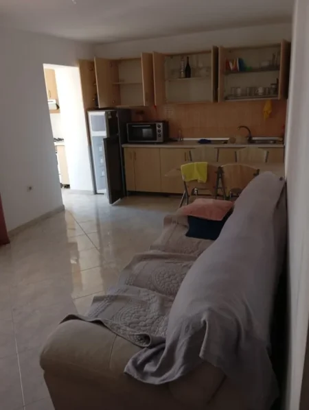 Tirane, jepet me qera apartament 2+1 Kati 4, 76 m² 400 € (21-dhjetori)