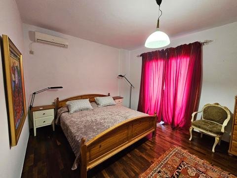 Tirane, jepet me qera apartament 3+1 Kati 2, 140 m² 700 € (Komuna e Parisit)