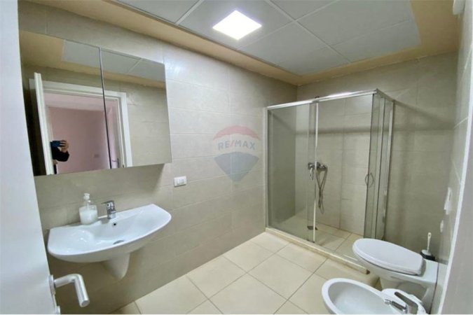 Tirane, jepet me qera apartament 2+1 Kati 5, 100 m² 700 € (Don Bosco)