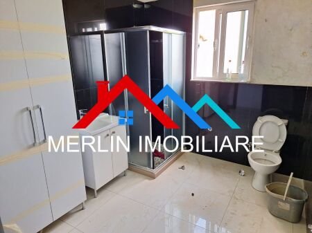 Tirane, jepet me qera ambjent biznesi Kati 2, 95 m² 1.200 € (Sotir Caci)