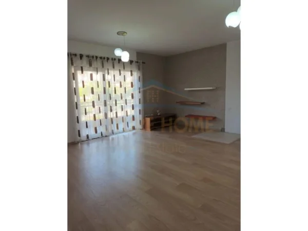 Tirane, shitet apartament 3+1 Kati 2, 150 m² 140.000 € (Shkoze)