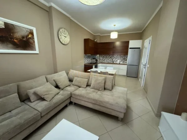 Tirane, jepet me qera apartament 1+1 Kati 2, 80 m² 550 € (Komuna e Parisit)
