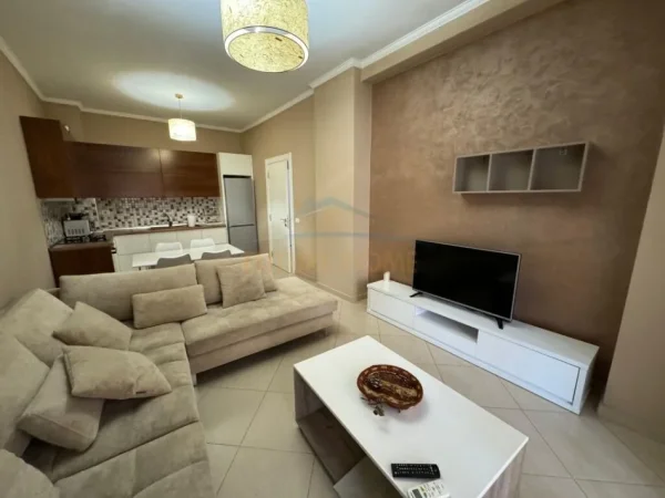 Tirane, jepet me qera apartament 1+1 Kati 2, 80 m² 550 € (Komuna e Parisit)